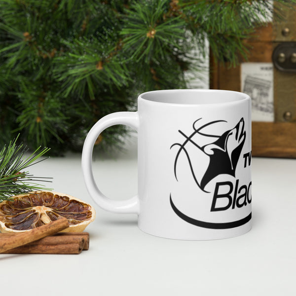 Weiße, glänzende Tasse TVH Black Dogs