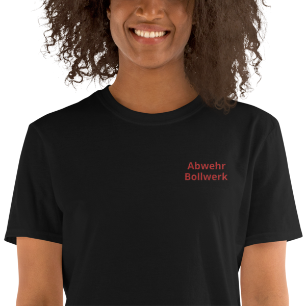 Abwehr-Bollwerk Shirt bestickt